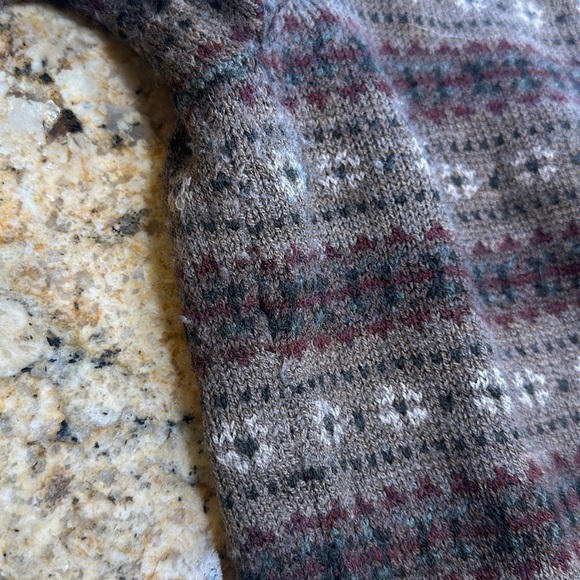 FAHERTY BRAND 100% Merino Wool Sweater - Picture 5 of 10